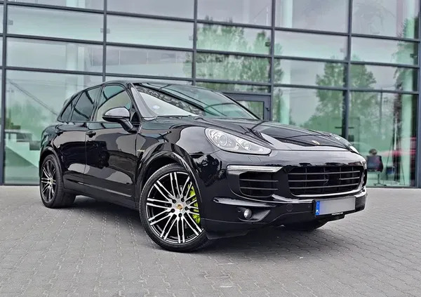 porsche cayenne łódzkie Porsche Cayenne cena 159900 przebieg: 130000, rok produkcji 2017 z Lubień Kujawski